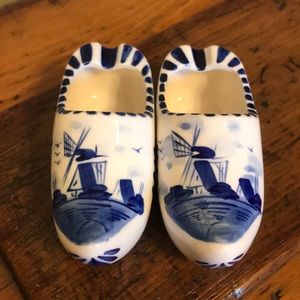 Vintage Delft Blue pair of Dutch clogs